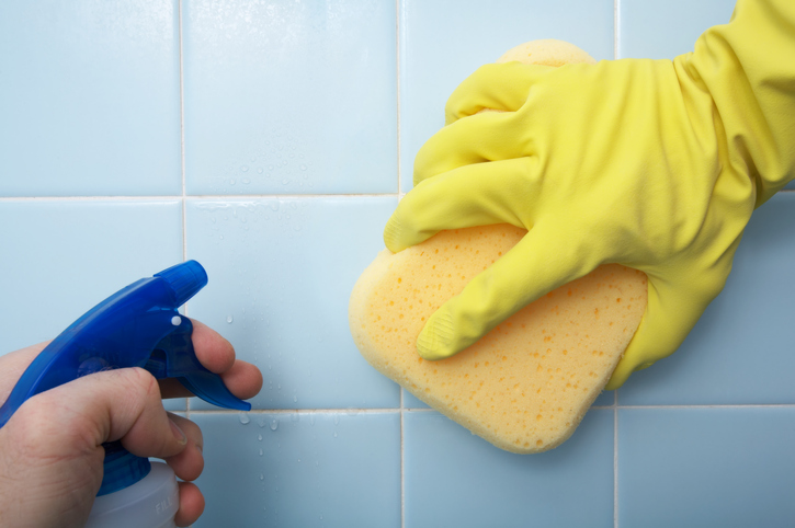 Cómo limpiar las juntas de los azulejos
