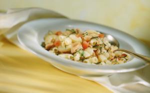 Macarrones con queso y hierbas