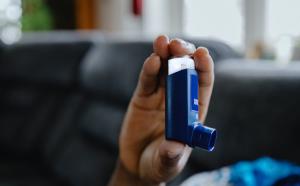 Dormir mal puede aumentar el riesgo de asma