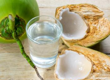 Cuáles son los beneficios del agua de coco
