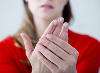 ¿Cómo puedes prevenir la hinchazón de manos durante o después del ejercicio?