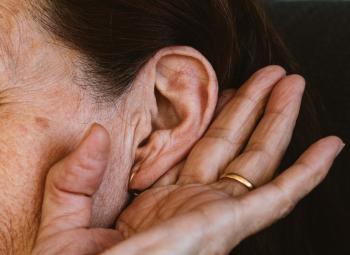 Los problemas de audición también pueden afectar la mente