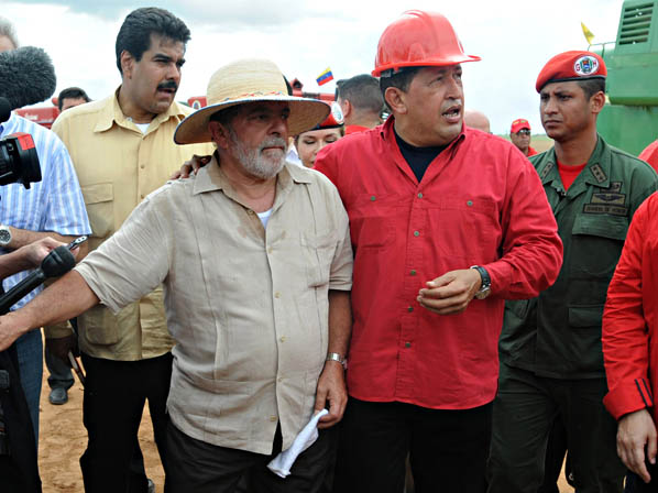 Por qué a las mujeres les atrae el rojo - Hugo Chávez