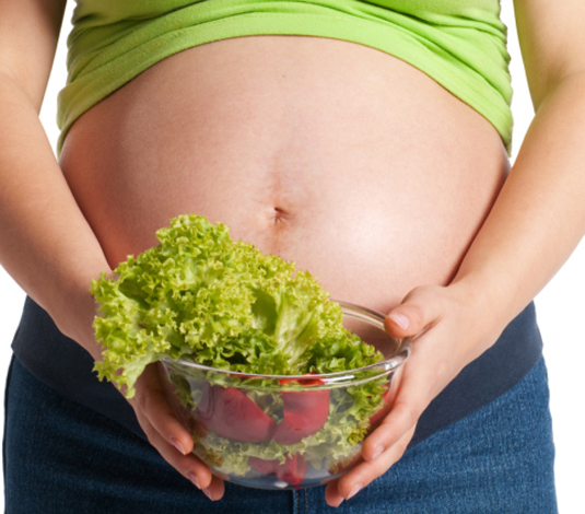 Alimentación: 12 "verdades" que son puro mito - Mito: la embarazada debe comer por dos