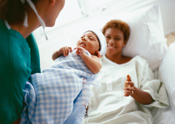 Las 10 mentiras más grandes sobre el Sida - El contagio se produce en el parto
