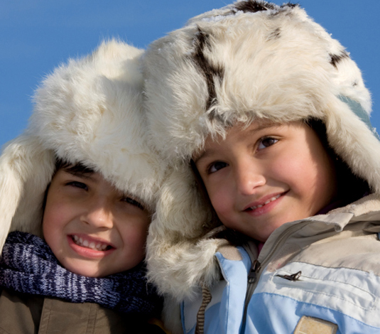 11 tips para combatir la tristeza invernal - Tip 2. Juega con niños