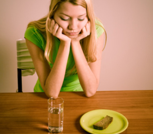 Cómo reconocer las primeras señales de la anorexia - Señal 4. Enojarse cuando la cuestionan