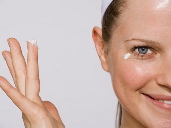 La mejor manera de cuidar la piel, según los dermatólogos - Hacer algo por la piel cada 12 horas