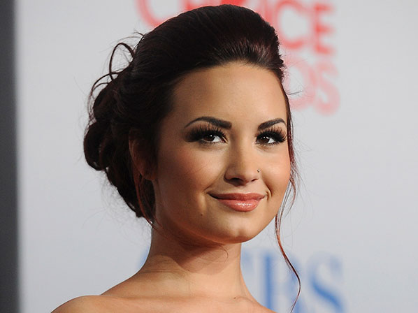 Famosos que cayeron en 'rehab' - Demi Lovato, internada por precaución