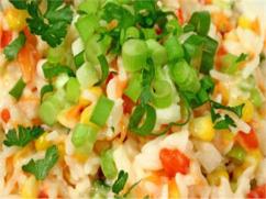 Ensalada de vegetales con arroz