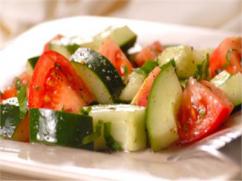 Canapés de tomate y pepino