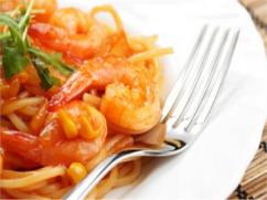 Pasta oriental con camarones