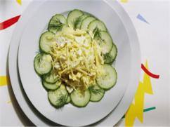 Pepino con queso feta