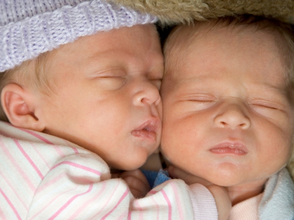 Nacimiento de mellizos, el nuevo boom - Cada vez nacen más mellizos 
