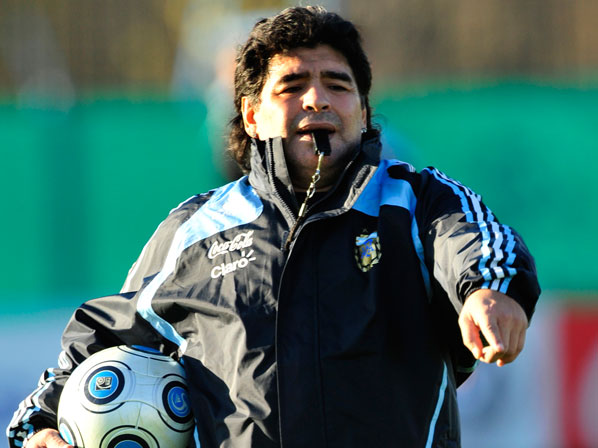 10 Famosos que luchan contra la balanza - El sobrepeso de Diego Maradona