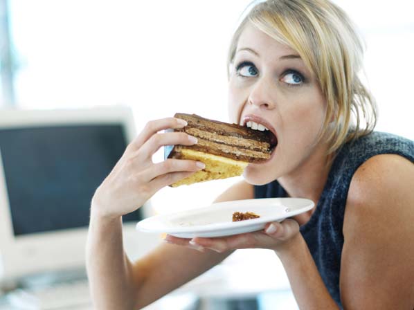 10 situaciones que desencadenan la "alimentación emocional"  - ¡Detente!, ¿por qué tienes ganas de comer?