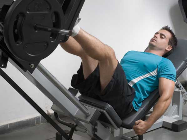 10 ejercicios que probablemente estás haciendo mal - 6. Press de piernas o prensa