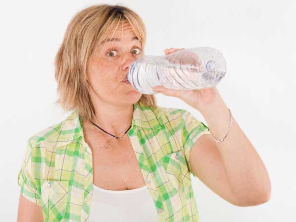10 razones para tomar agua - Más necesaria que la comida
