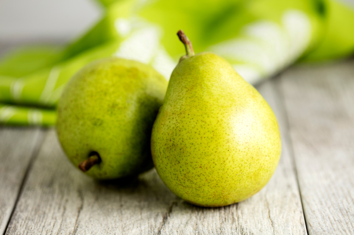 Qué alimentos ayudan a perder grasa corporal - Peras y manzanas