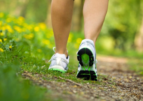 15 pasos sencillos para bajar el colesterol  - 9: Caminar, un buen comienzo