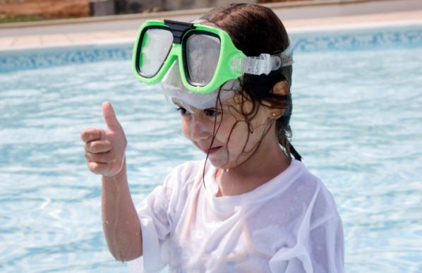 Cómo disfrutar al aire libre sin riesgos - El peligro de la piscina y los niños