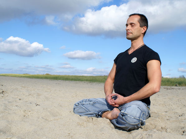 Famosos que practican la meditación - ¿Es segura la terapia?