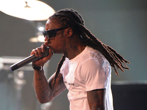 Por qué ocurren los desmayos - Lil Wayne directo al suelo