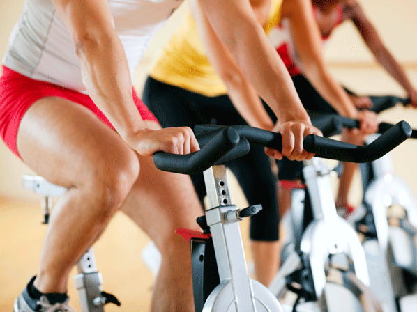 10 ejercicios para tener unas piernas súper sexis - 10. Spinning o paseos en bicicleta