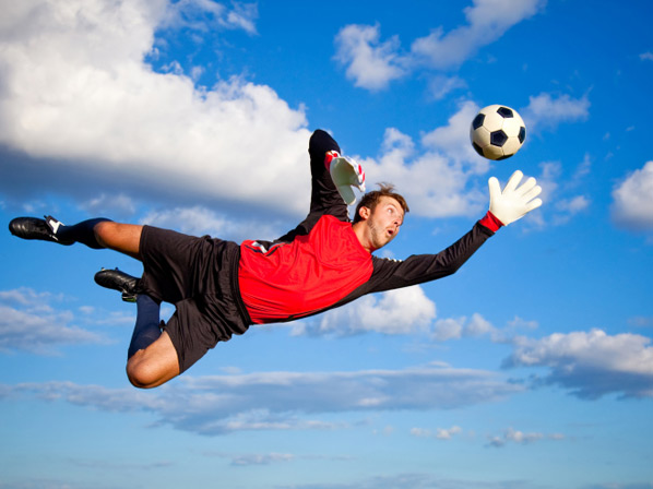 Los ejercicios más efectivos para combatir el estrés - 9. Fútbol, voleibol o hockey