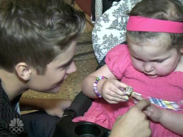 Justin Bieber llora a Avalanna - La niña le pidió matrimonio a Bieber