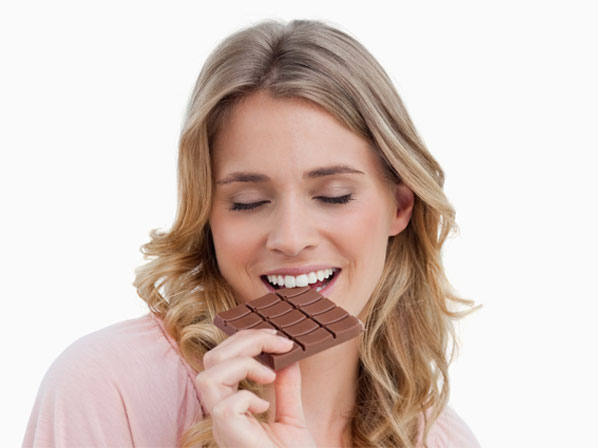 Zuria Vega come de todo, pero de vez en cuando - Comer chocolate podría reducir el riesgo de un accidente cerebrovascular 