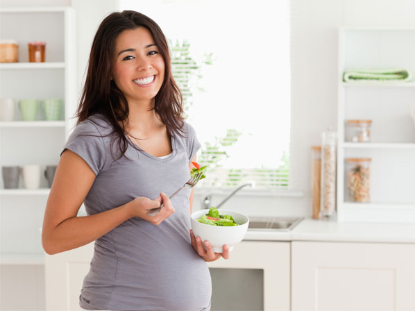 Tips de famosas para recuperar la silueta después de un embarazo - Cuida tu alimentación durante el embarazo