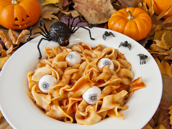 Halloween: 12 trucos para no convertirte en calabaza - 7. Pasta con ojos: 293 calorías