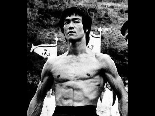 Los 20 hombres en mejor forma de todos los tiempos  - 2. Bruce Lee, el "Pequeño Dragón" 