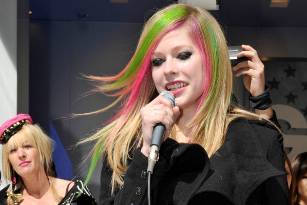 ¿La juventud termina a los 28 años? - Avril Lavigne triunfa desde los 18 