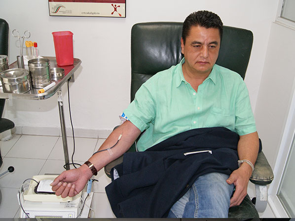 Gays y bisexuales pronto podrán donar sangre en México  - El riesgo de enfermedades por transfusión está controlado