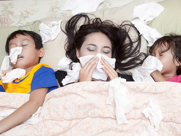 Si mi hijo tiene influenza, ¿en qué momento debo llamar a mi médico?