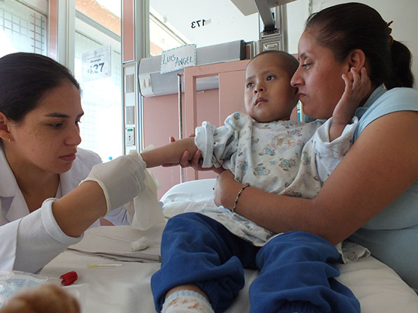 Buscan en México erradicar el cáncer en la niñez - El dolor de una madre