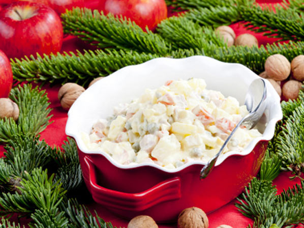 Las mejores recetas de Navidad con pocas calorías  - 12. Ensalada de papas aromáticas: 157 calorías
