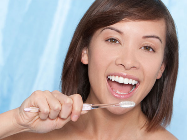 Famosos con una sonrisa de 10 - ¿Cómo se practica la buena higiene bucal?