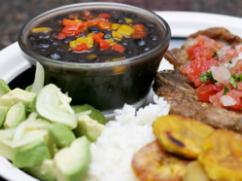 Bandeja paisa colombiana