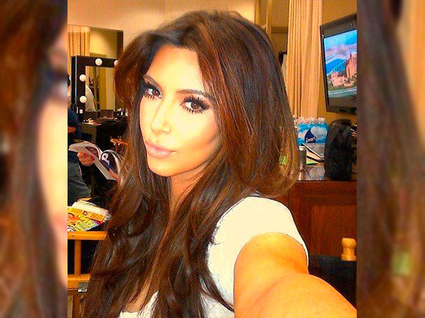 Famosos adictos al autorretrato (selfie) - Kim Kardashian, una presumida de su guardarropa