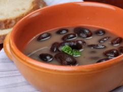 Sopa de Caraotas (frijoles)