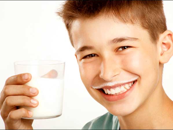 10 mitos sobre la leche -  1. Solo los niños deben tomarla