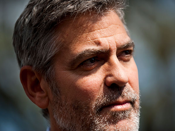 Galanes con signos de la edad en la piel - George Clooney, al natural