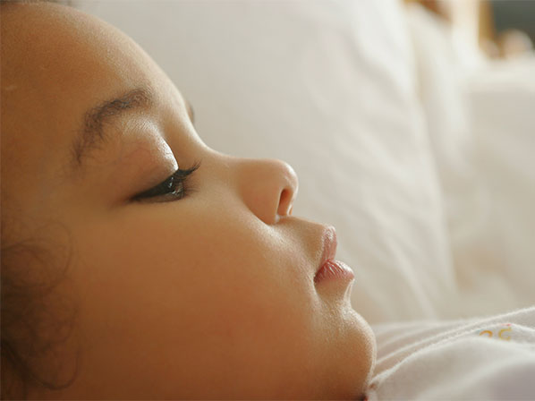 Una niña podría devorarse el mundo y seguir comiendo - ¿Qué es la apnea del sueño?