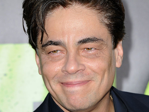 Los famosos también se ponen ojerosos - Benicio del Toro