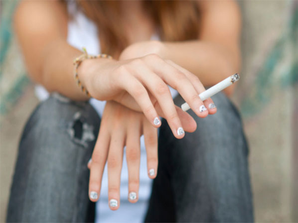 Tienen la misma edad…pero aparentan lo contrario - Fumar afecta más a las mujeres