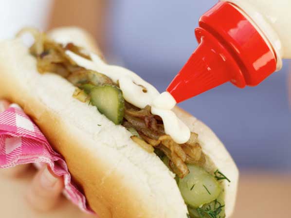 Las 7 comidas más engordantes del verano - 2 .Hot-dogs