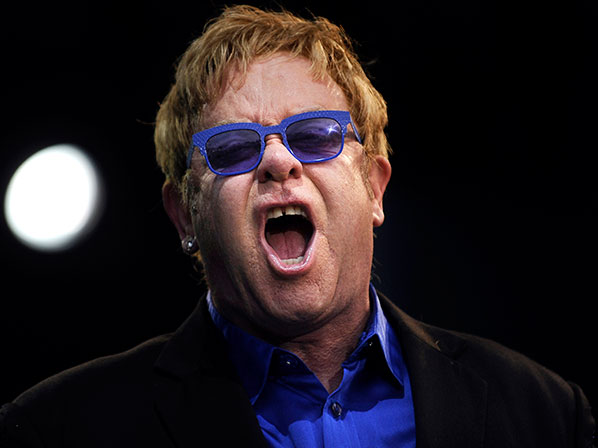 Famosos con el sistema pulmonar averiado - Elton John